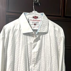 Bugatchi Uomo 3XL Shaped Fit white in color with teal. 100% cotton, gently worn.